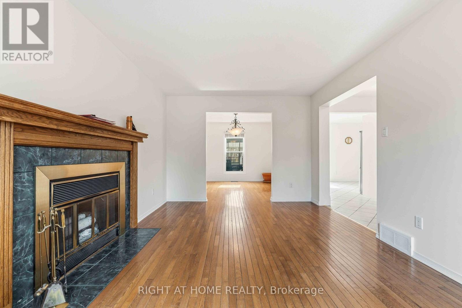 26 Denham Way Property Photo 8