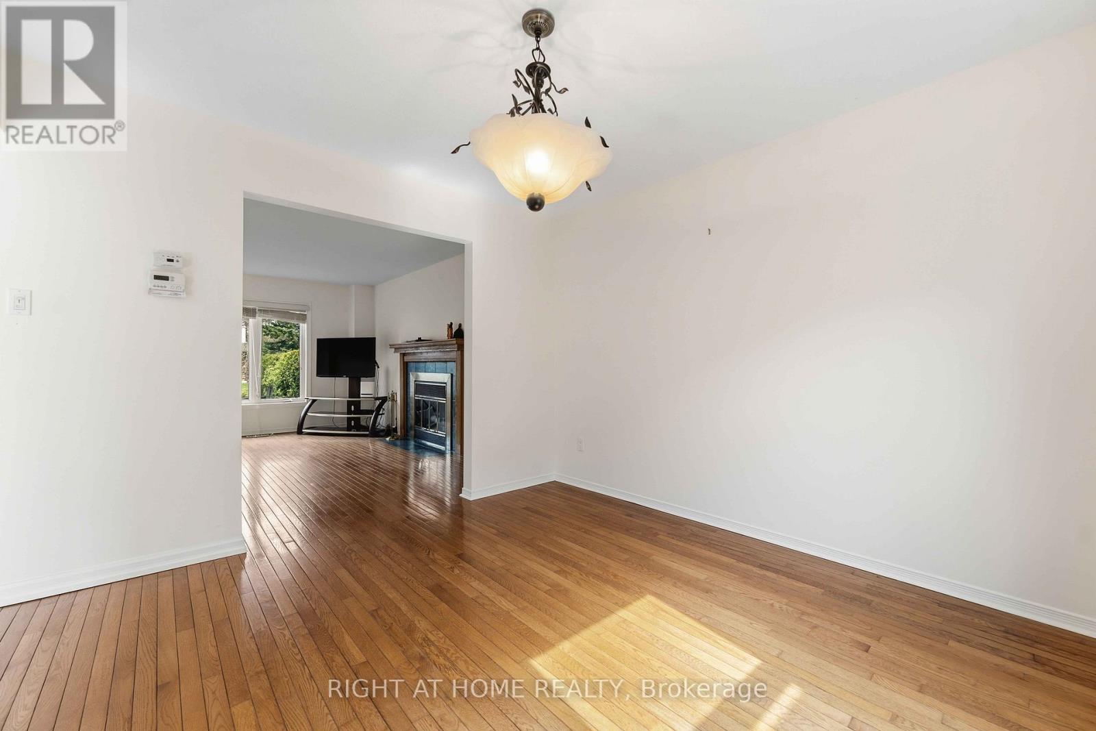 26 Denham Way Property Photo 11