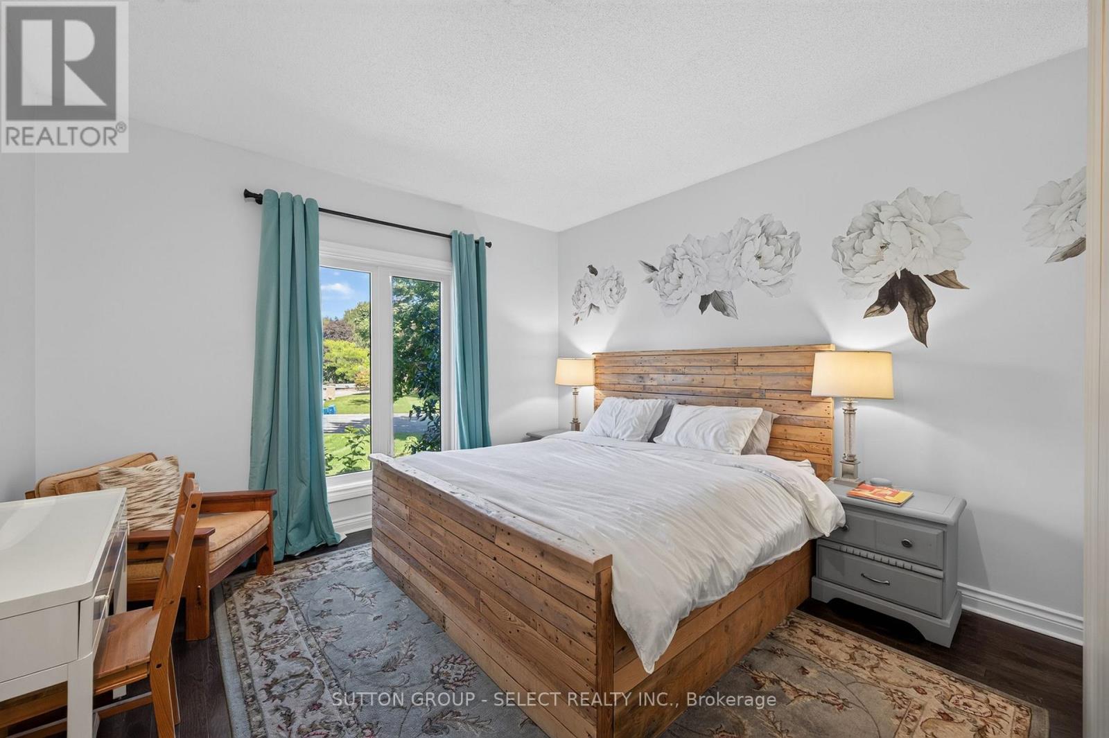 768 Franklinway Crescent Property Photo 28