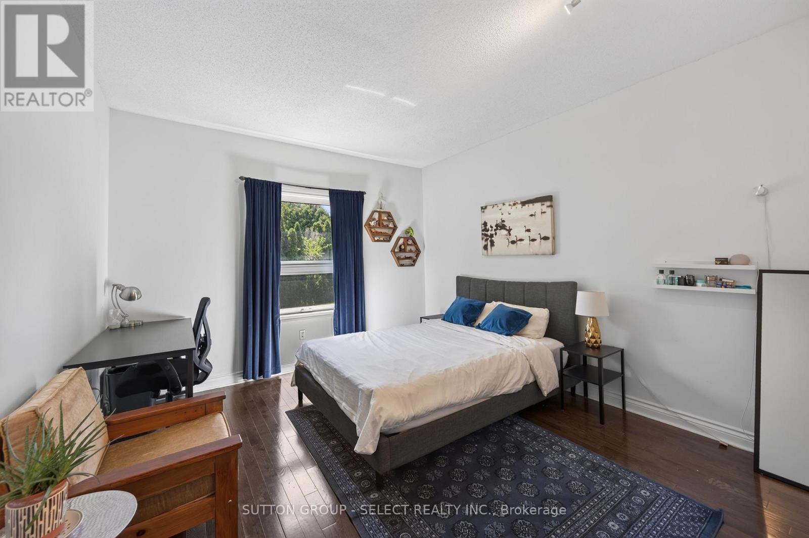 768 Franklinway Crescent Property Photo 29