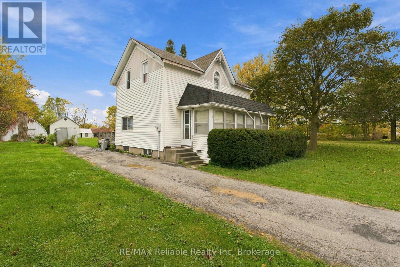 173 Main Street N Property Photo 10