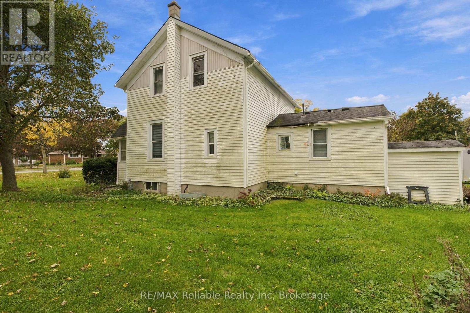 173 Main Street N Property Photo 11