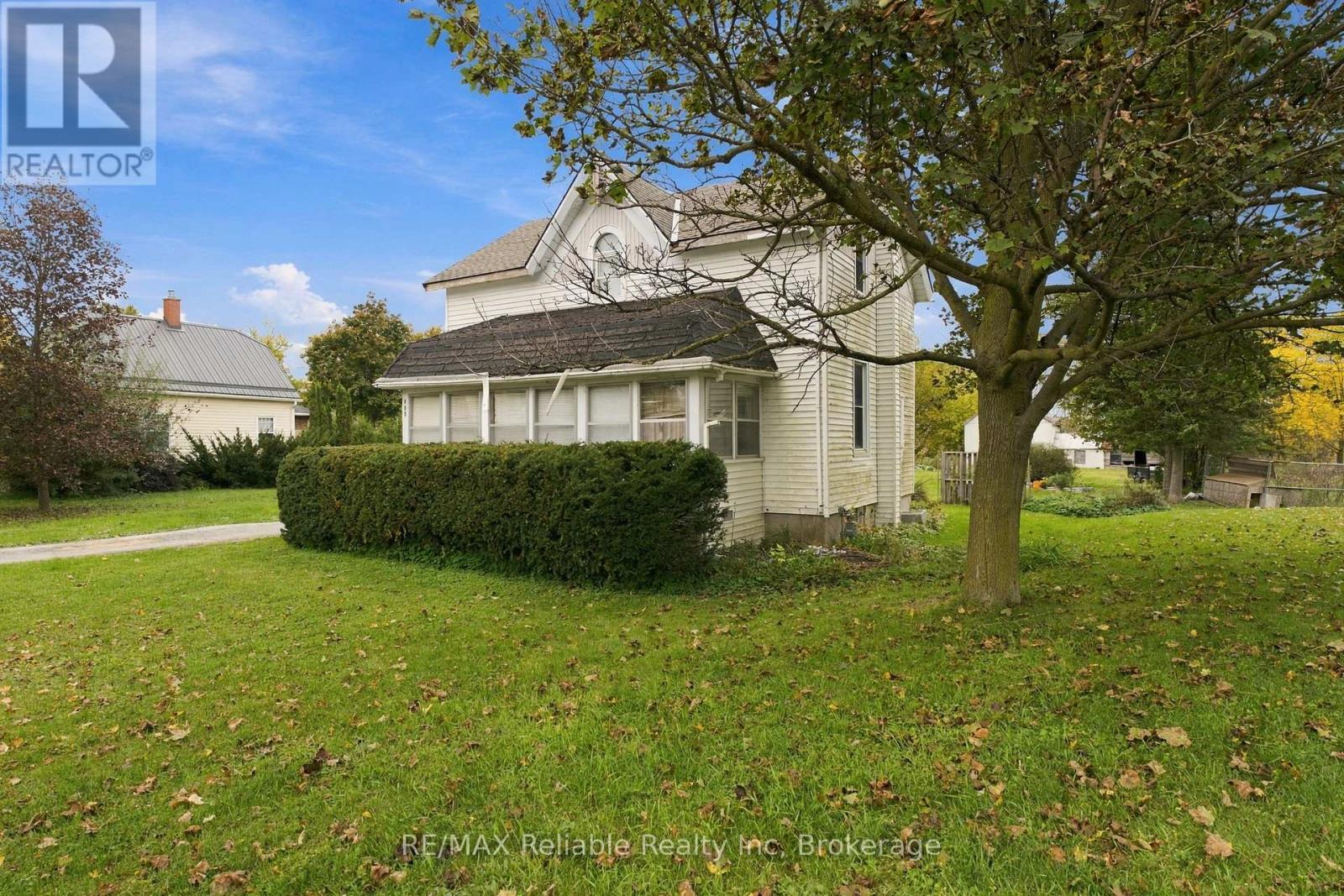 173 Main Street N Property Photo 12