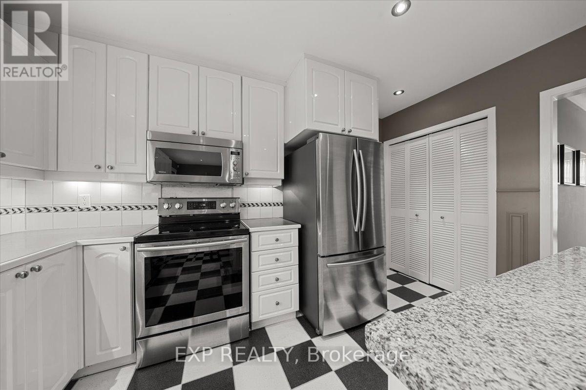 899 Dresden Crescent Property Photo 16