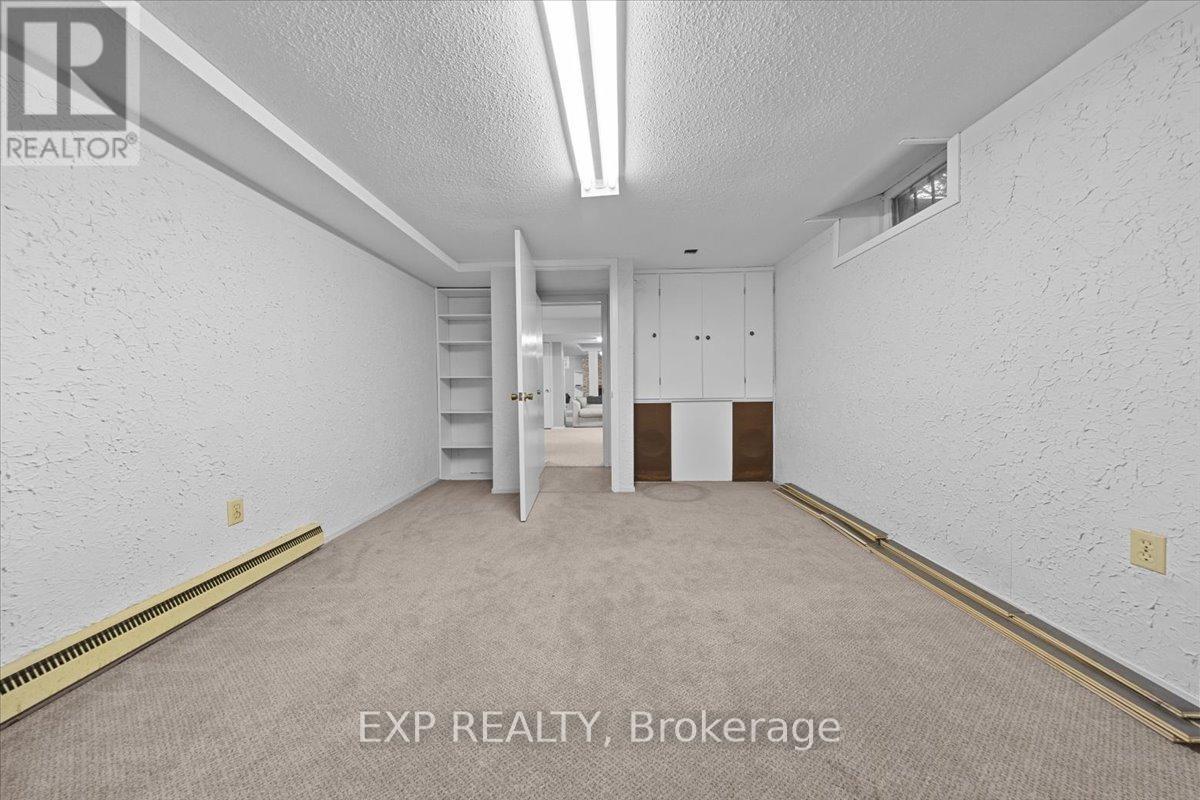 899 Dresden Crescent Property Photo 38