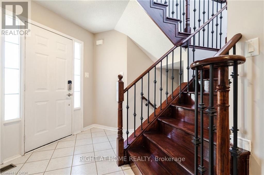 106 Moore Crescent Property Photo 8