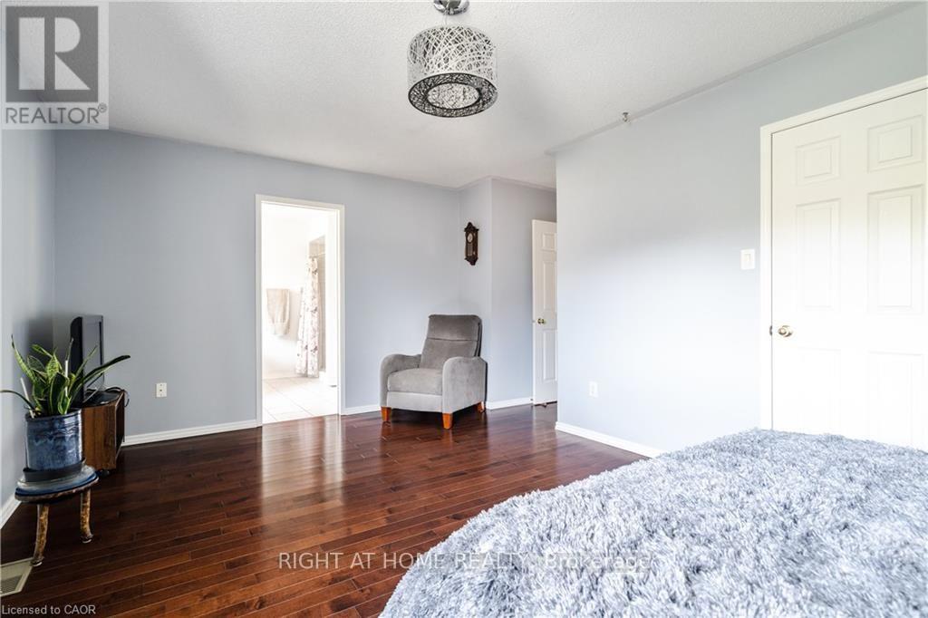 106 Moore Crescent Property Photo 29