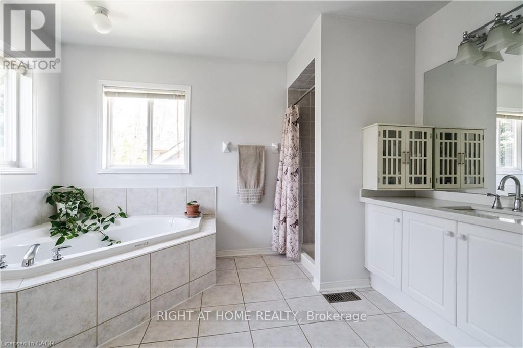 106 Moore Crescent Property Photo 30