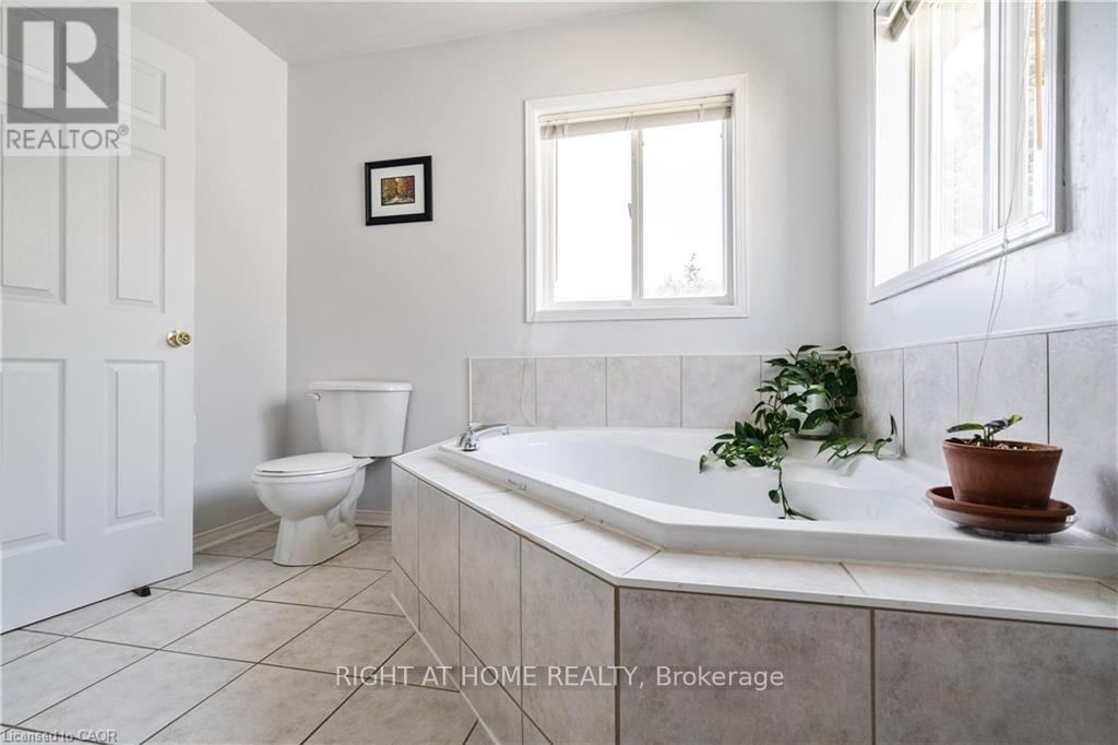 106 Moore Crescent Property Photo 31