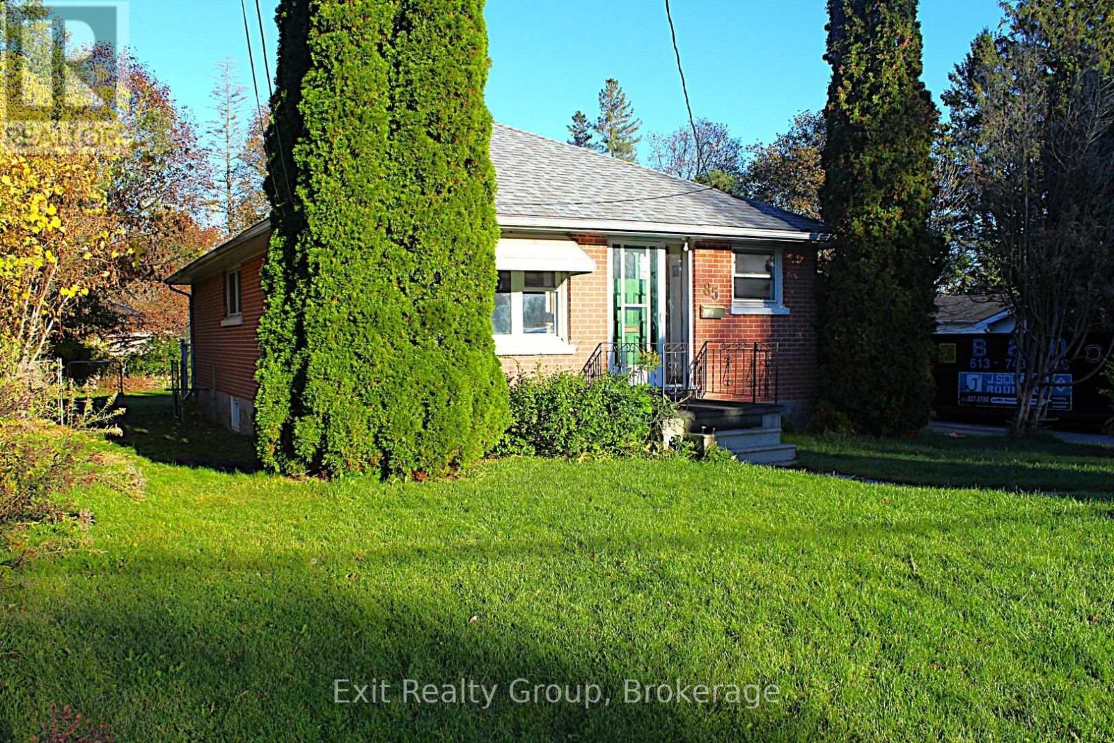 85 Wright Avenue Property Photo 2