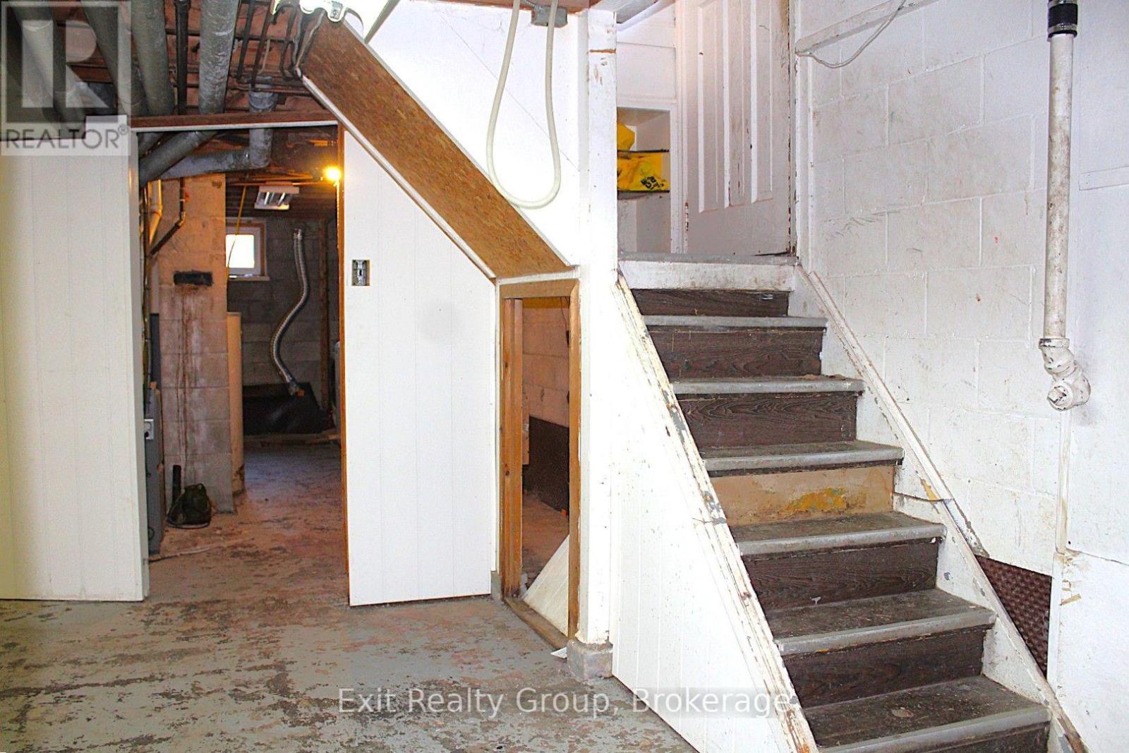 85 Wright Avenue Property Photo 6