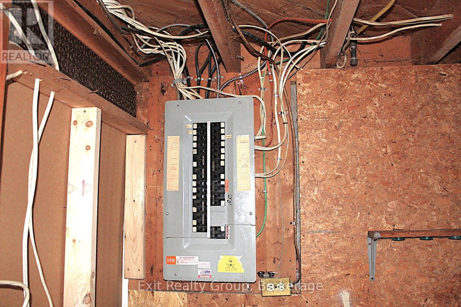 85 Wright Avenue Property Photo 9