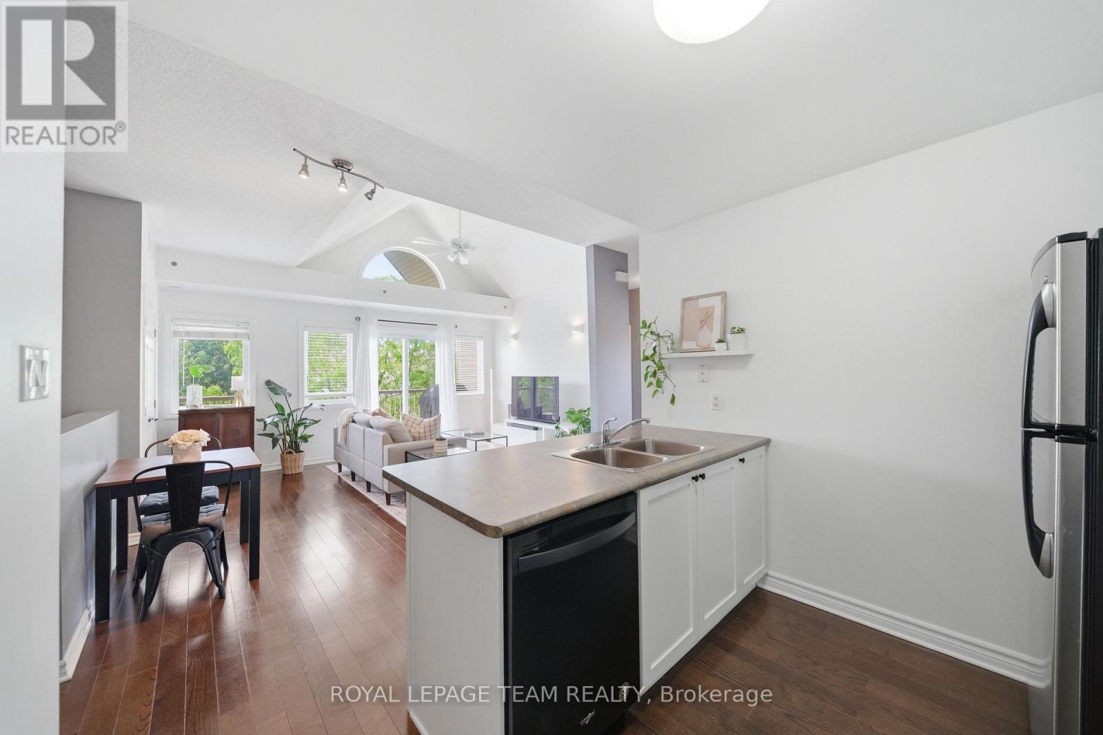 9 - 165 Waterbridge Drive Property Photo 10