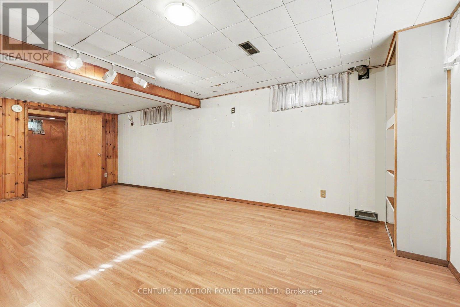 1821 Haig Drive W Property Photo 14