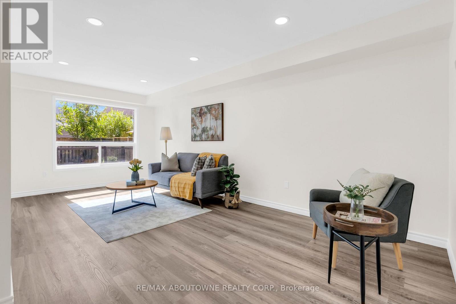 87 Houghton Street Property Photo 6