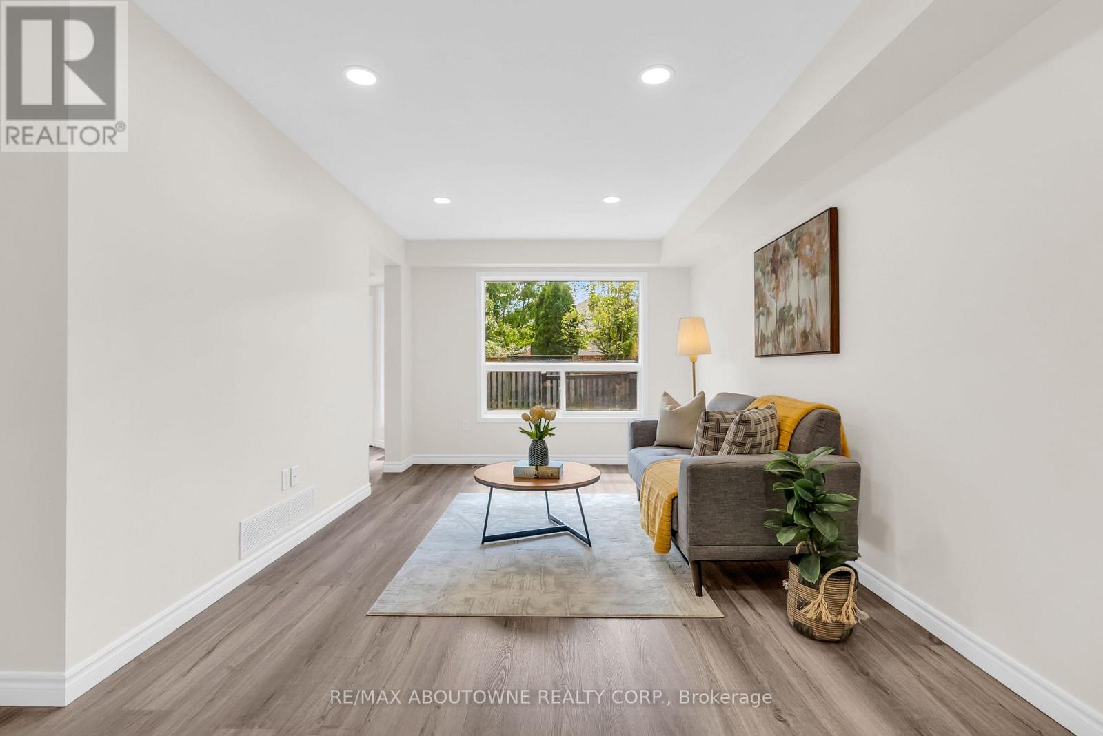 87 Houghton Street Property Photo 7