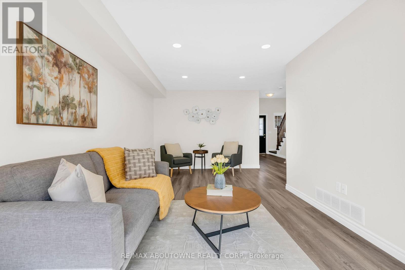 87 Houghton Street Property Photo 8