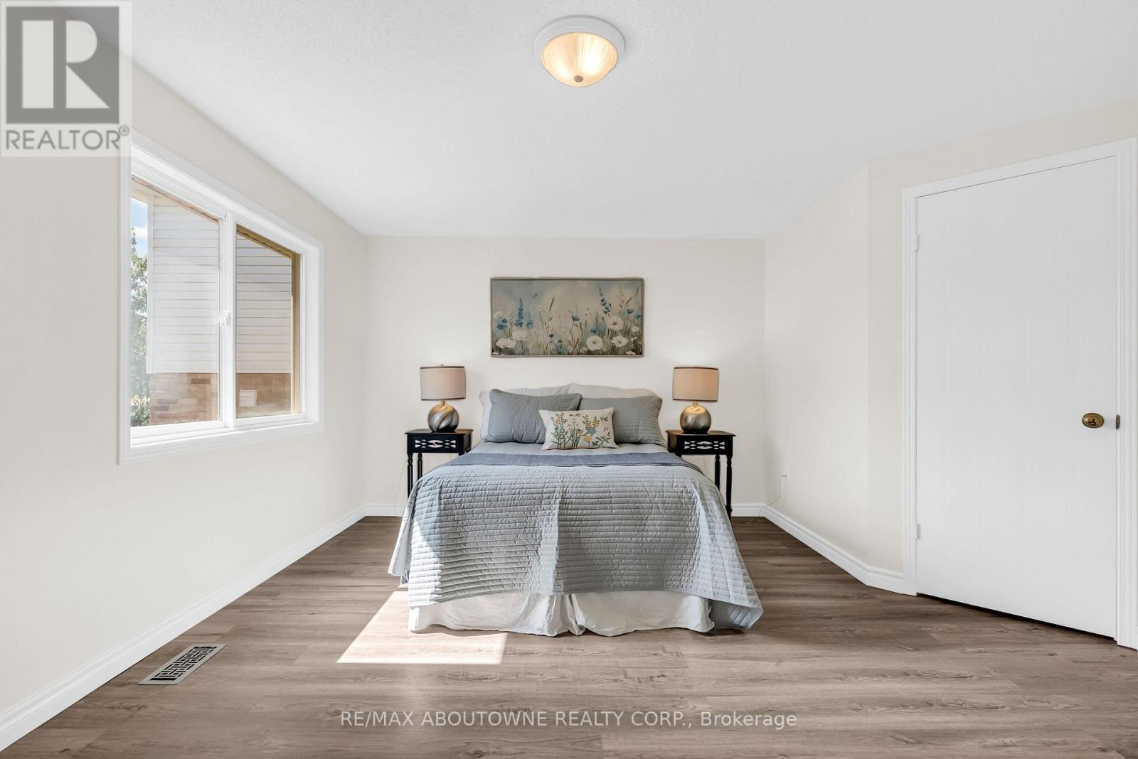 87 Houghton Street Property Photo 25