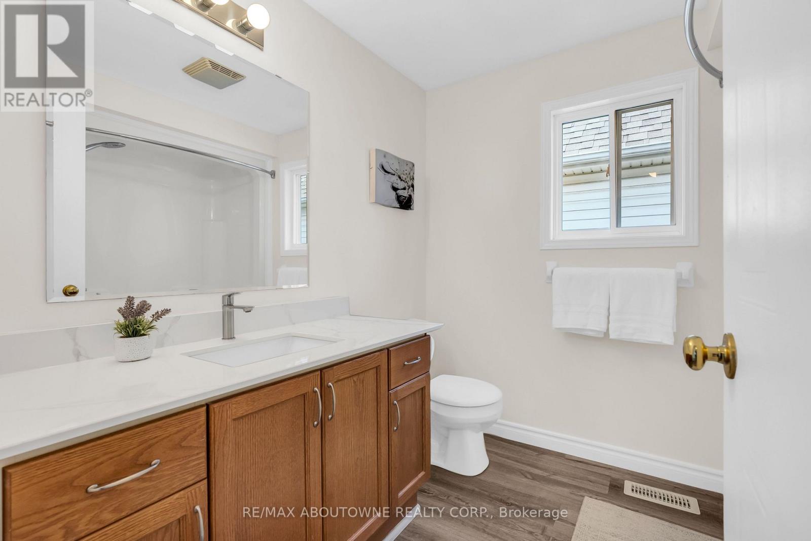 87 Houghton Street Property Photo 27