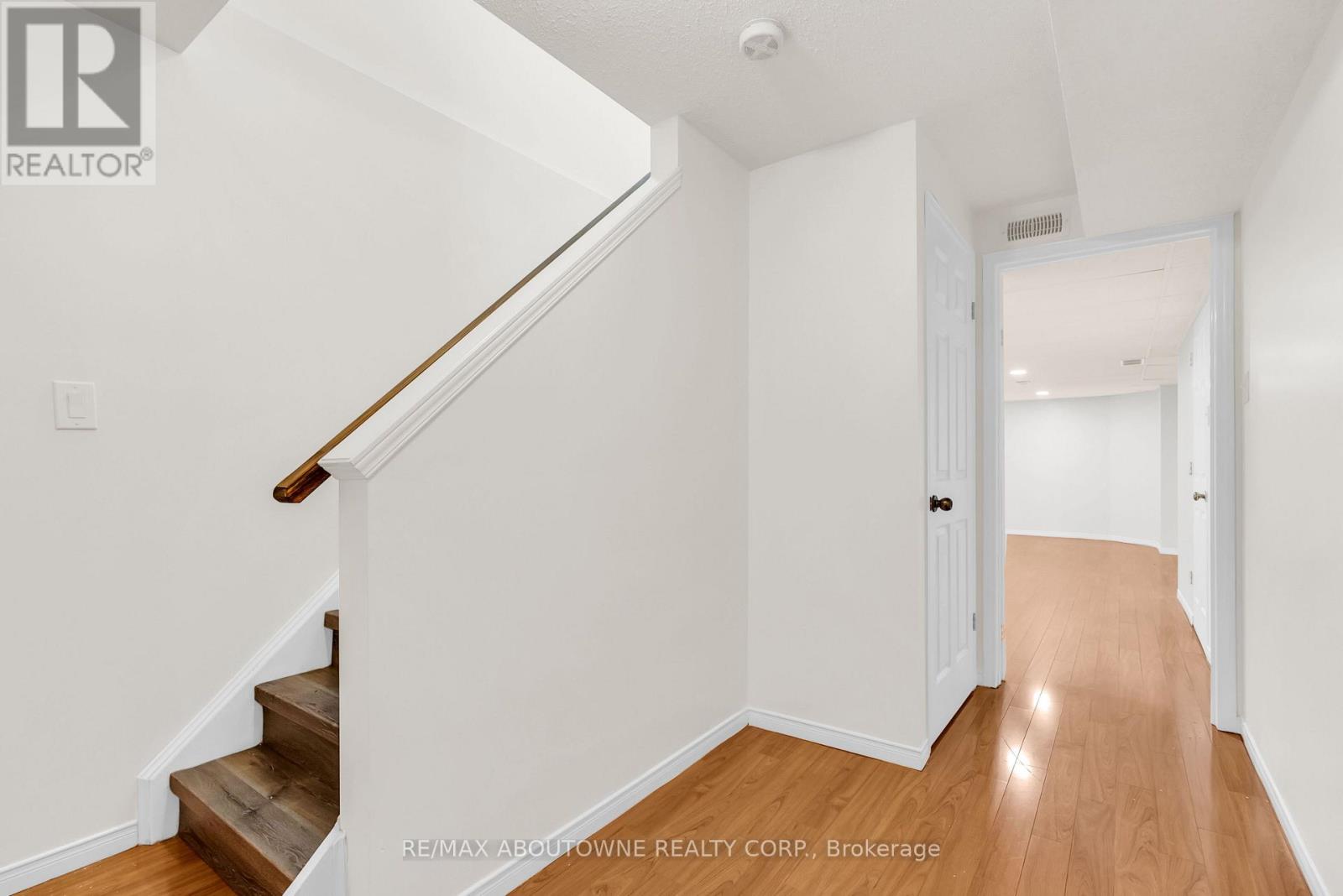 87 Houghton Street Property Photo 32