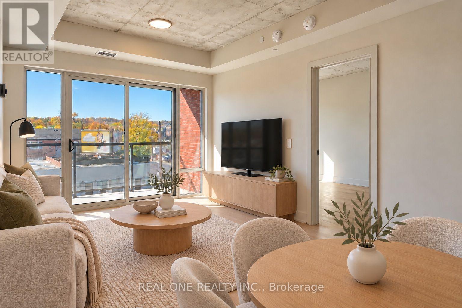 413 - 810 King Street W Property Photo 8