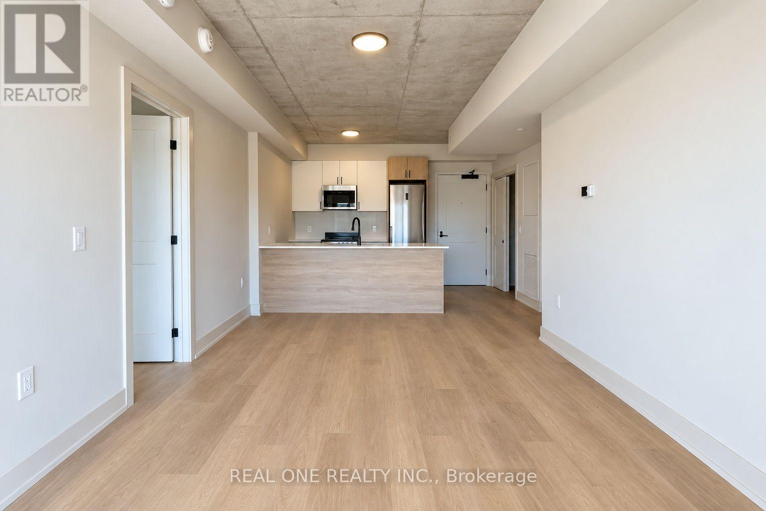 413 - 810 King Street W Property Photo 13