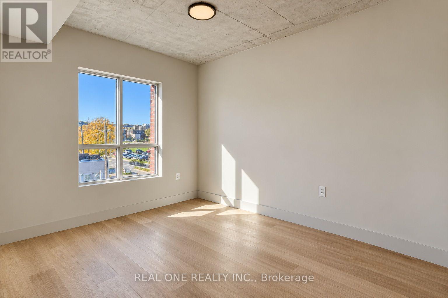 413 - 810 King Street W Property Photo 37