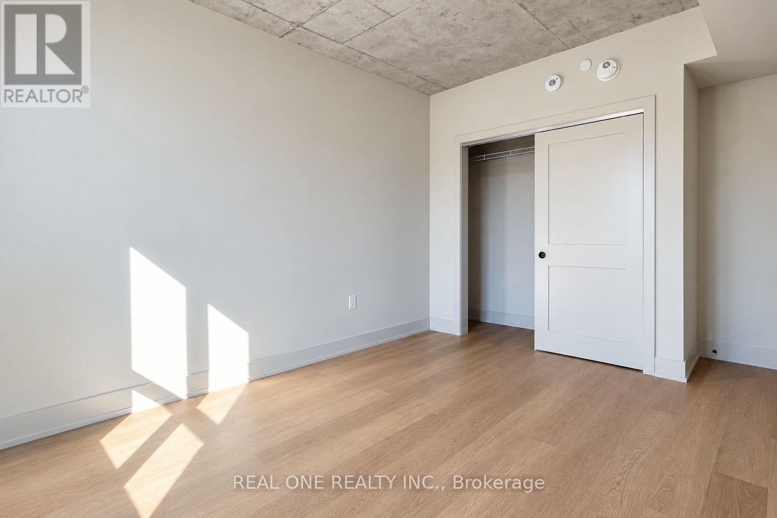 413 - 810 King Street W Property Photo 40
