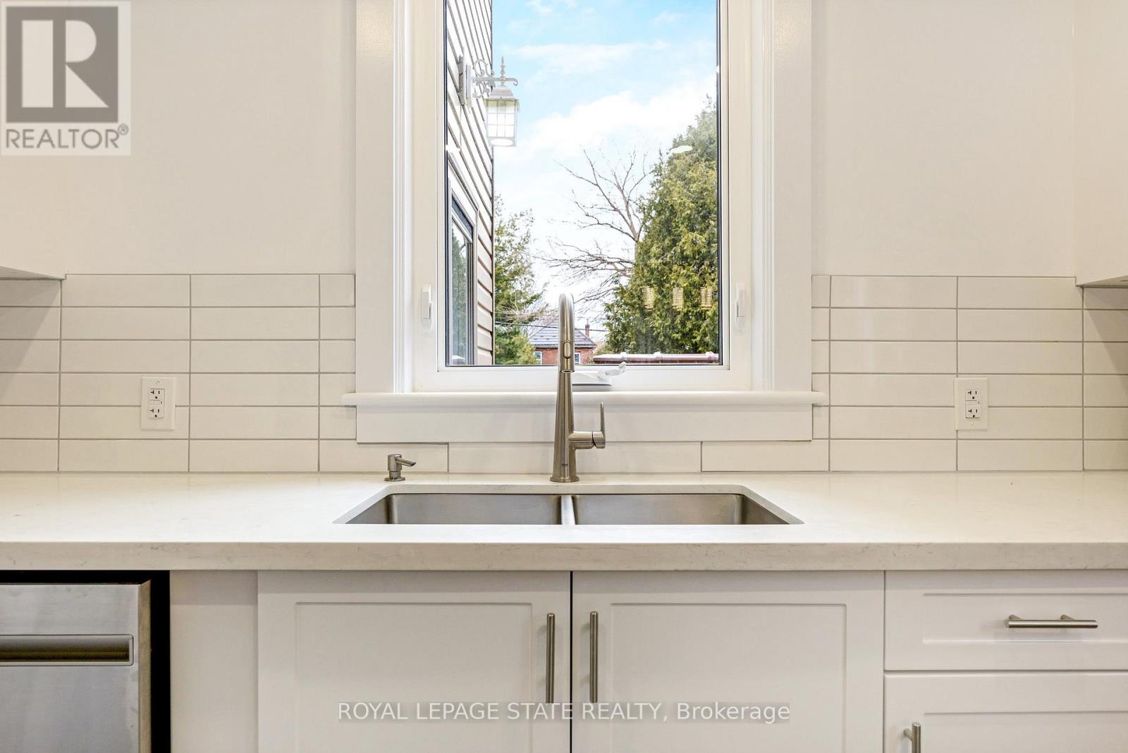 366 Aberdeen Avenue Property Photo 12