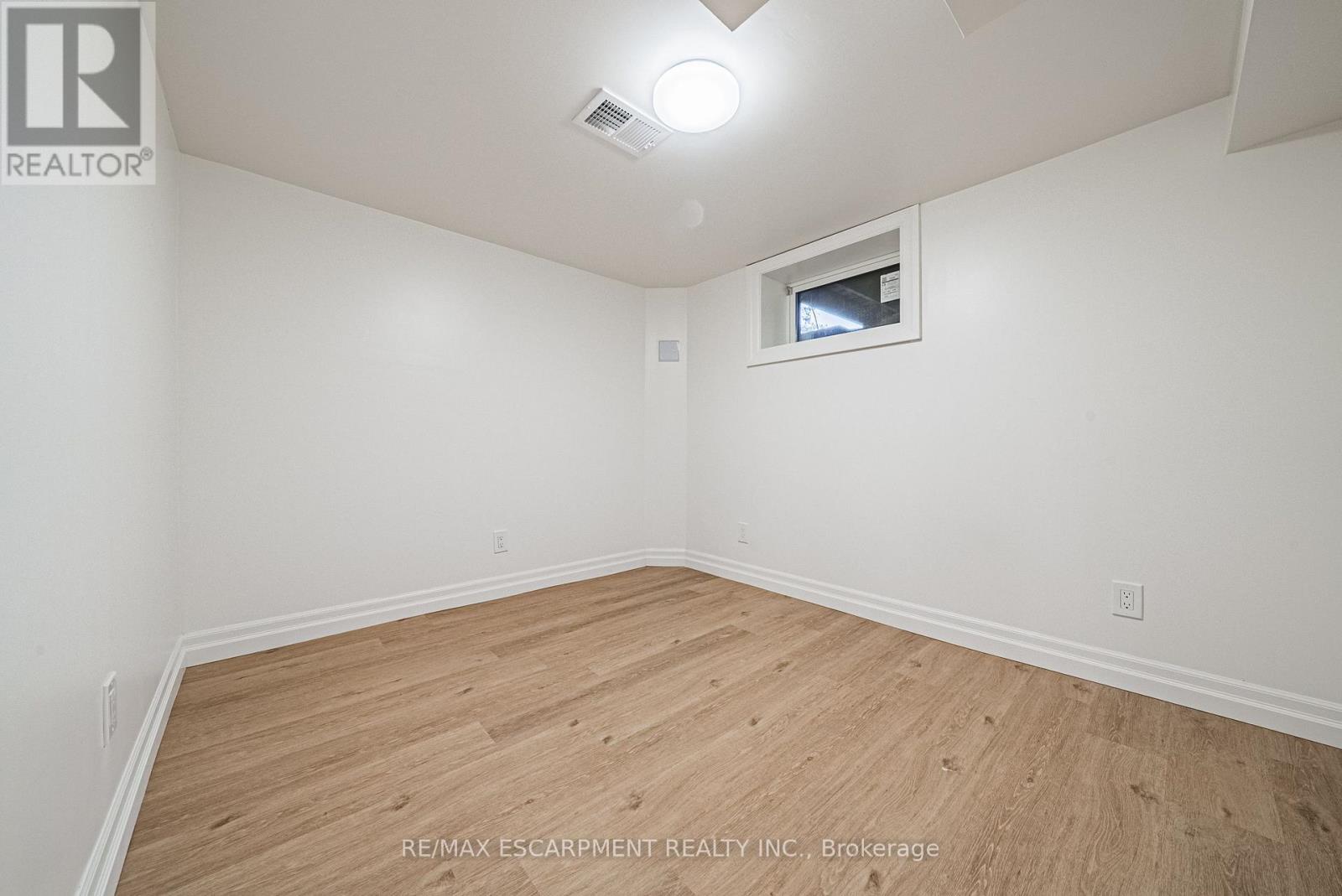 Lower - 113 Erin Avenue Property Photo 12