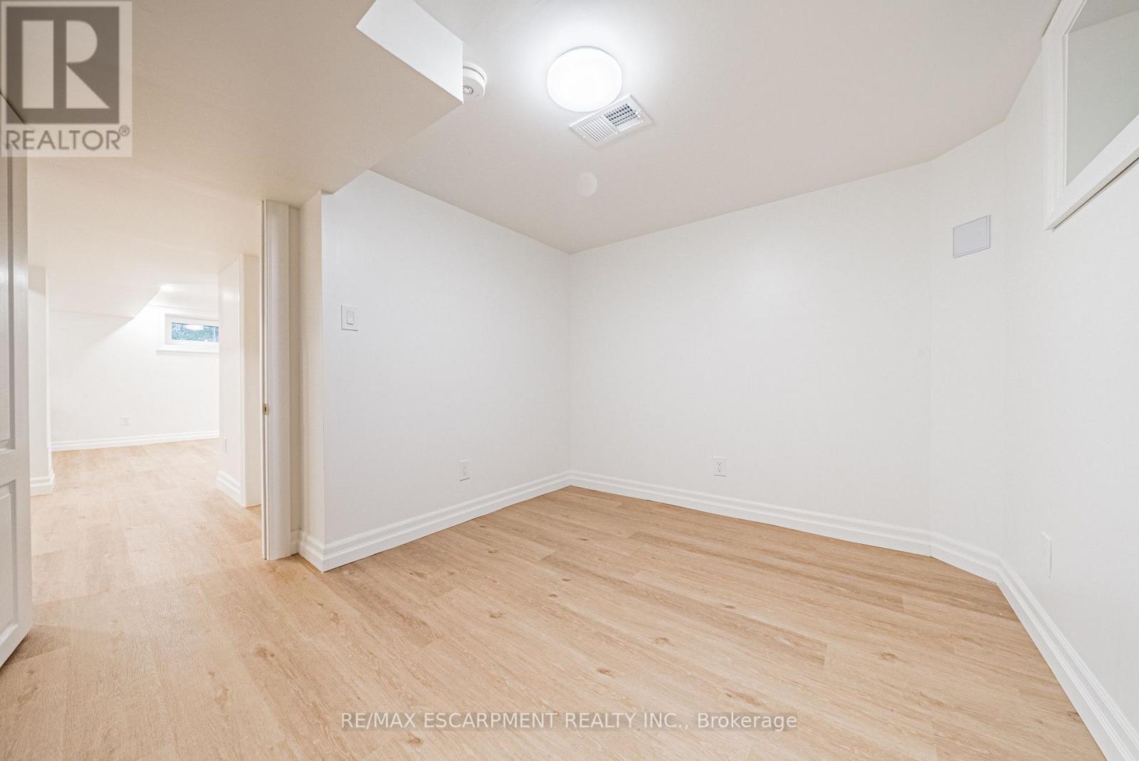 Lower - 113 Erin Avenue Property Photo 13