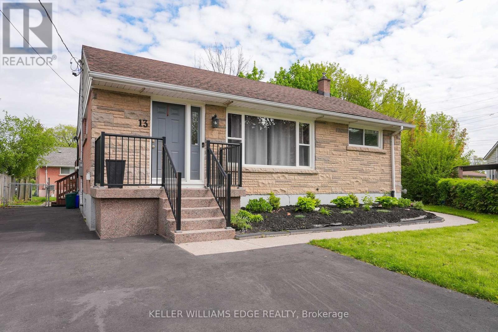 Upper - 13 Beaucourt Place Property Photo 3