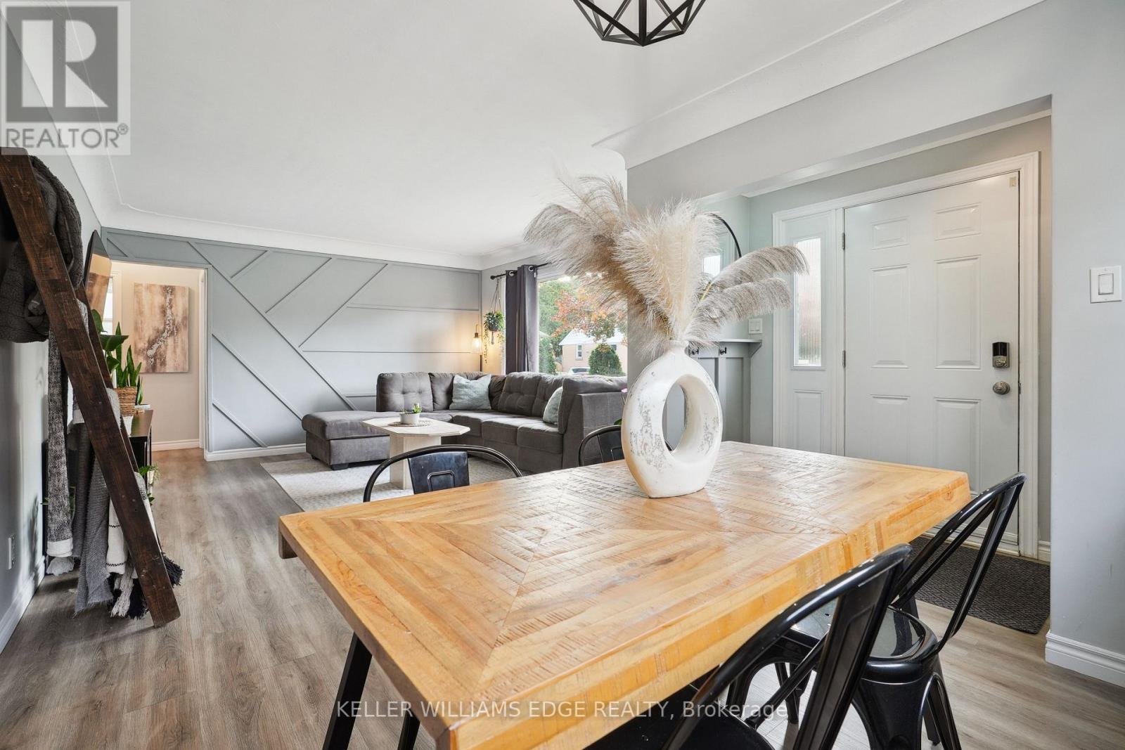 Upper - 13 Beaucourt Place Property Photo 8