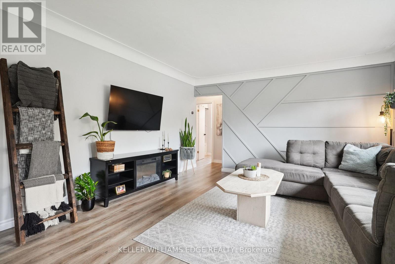 Upper - 13 Beaucourt Place Property Photo 10