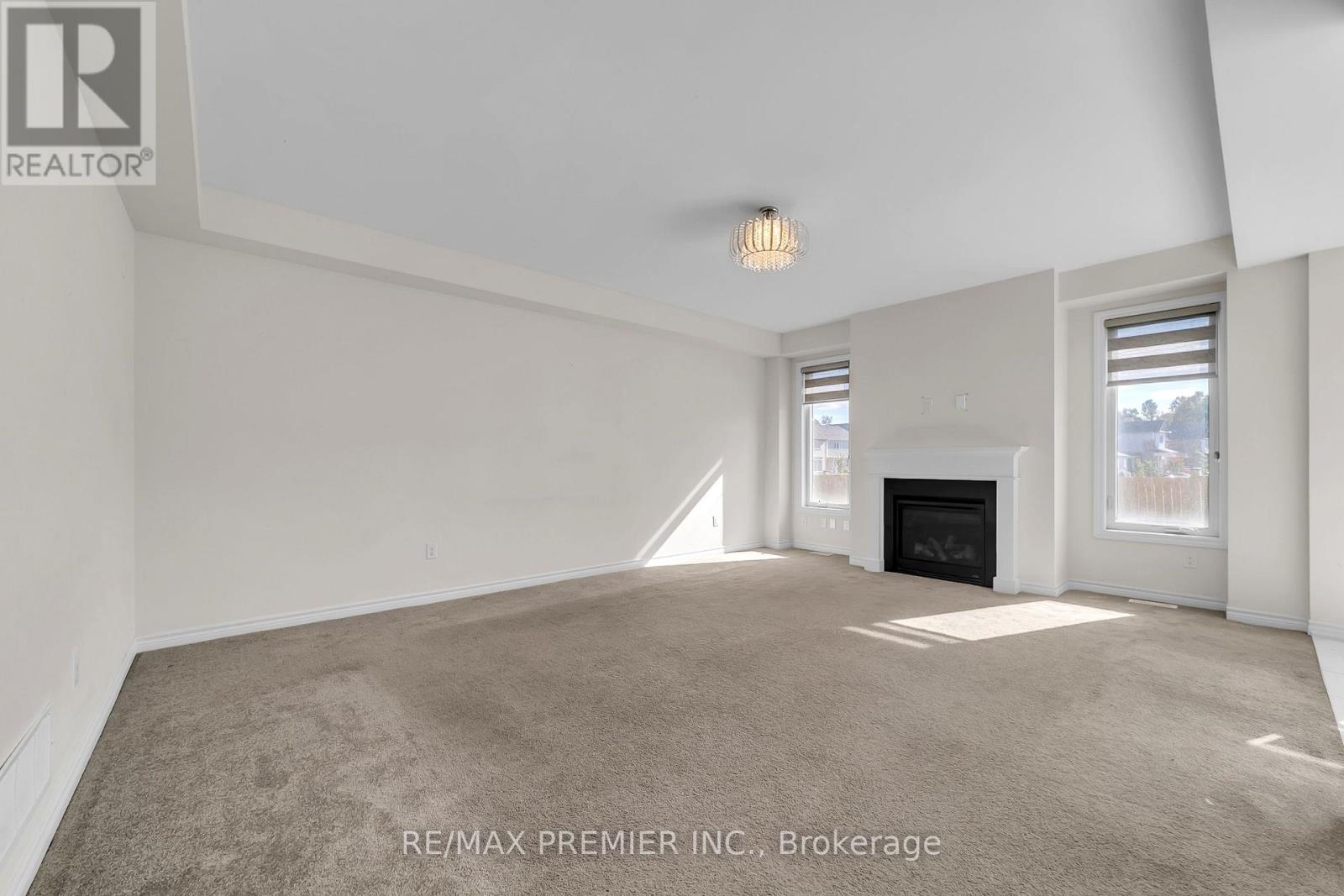7784 Tupelo Crescent Property Photo 7