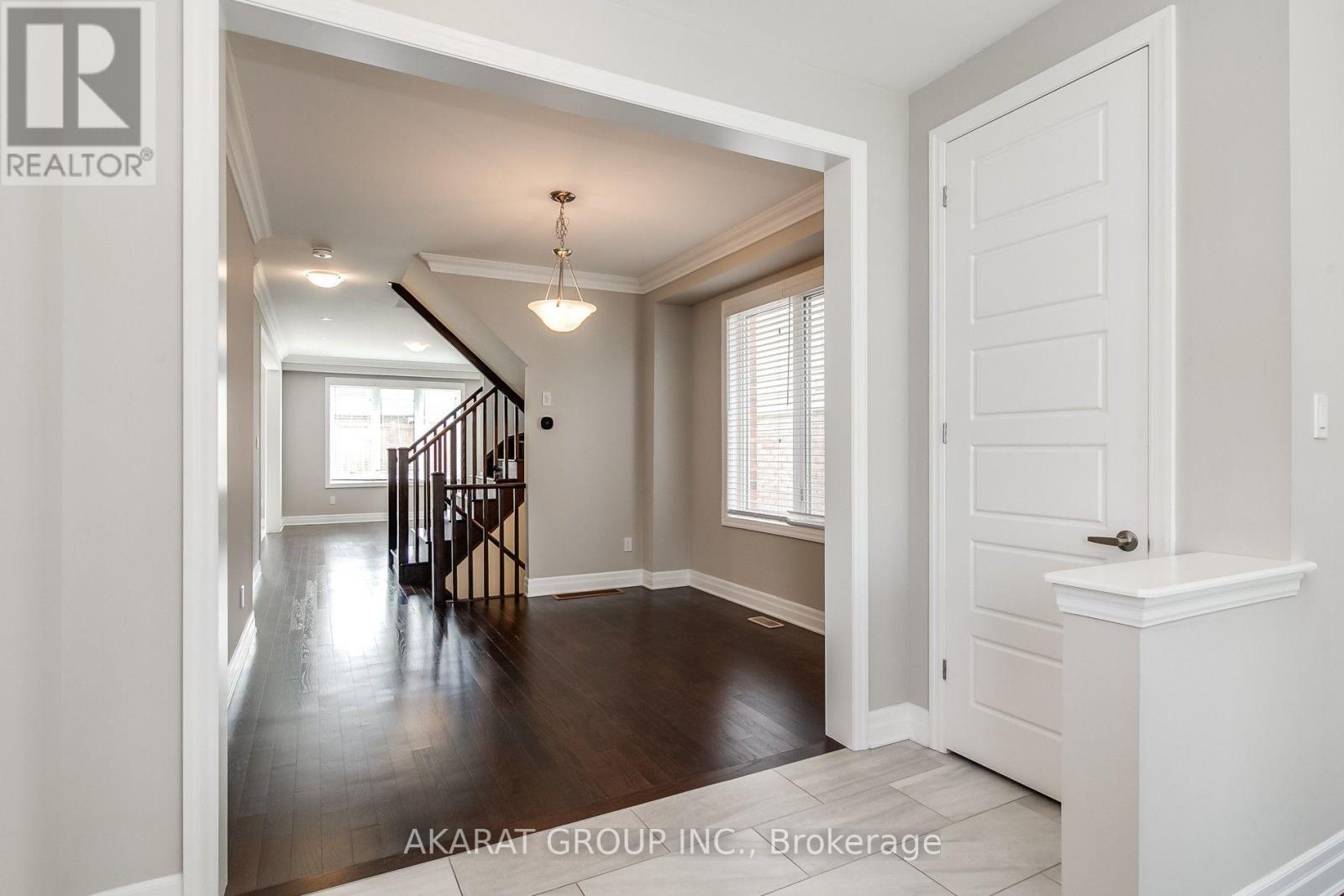 31 Pickett Place Property Photo 5