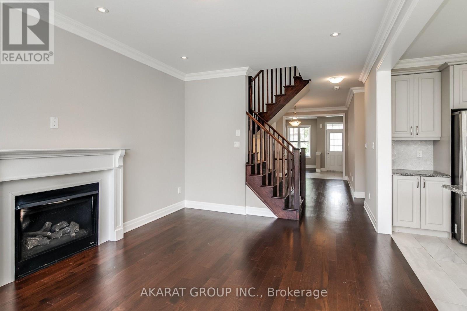 31 Pickett Place Property Photo 11