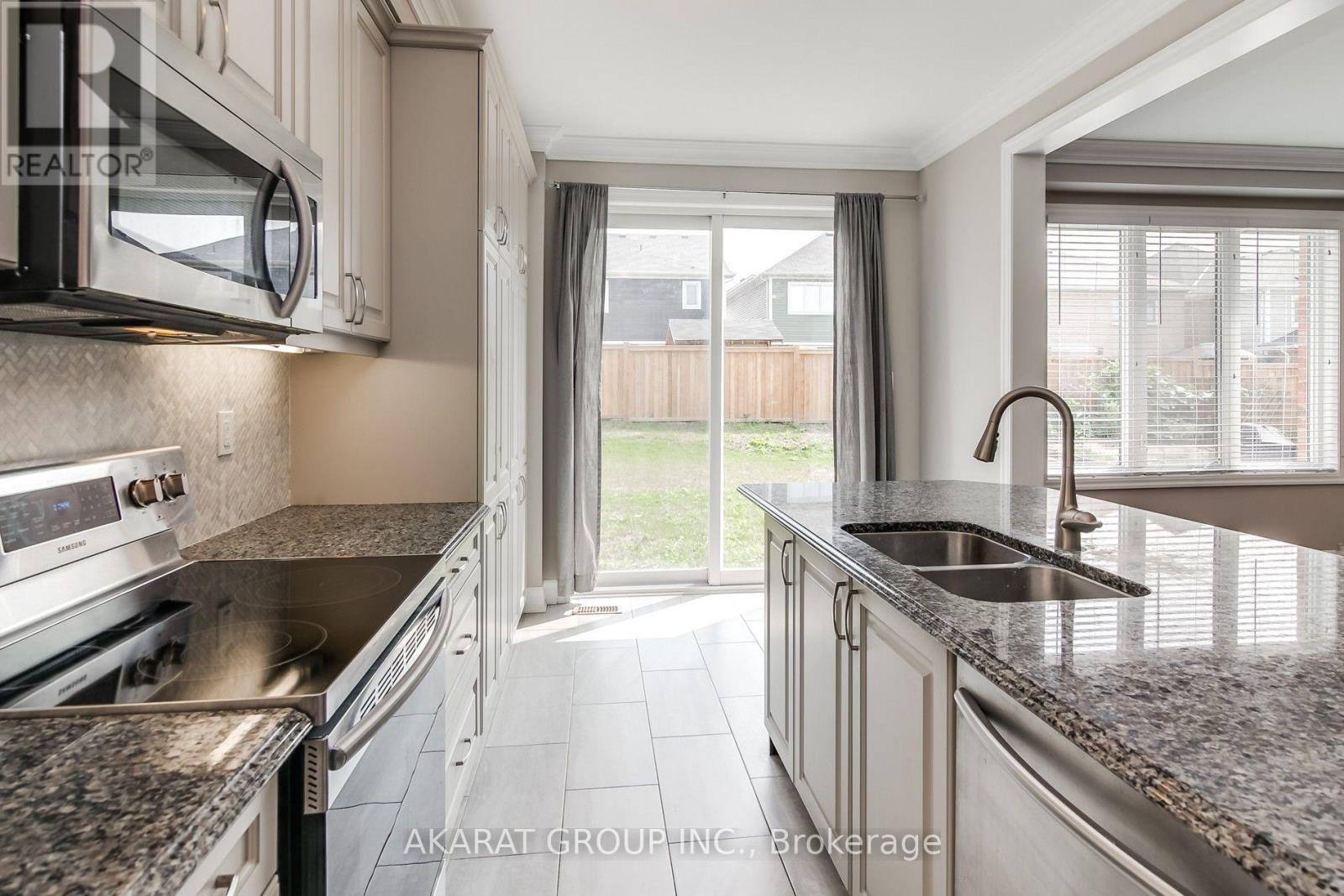 31 Pickett Place Property Photo 16