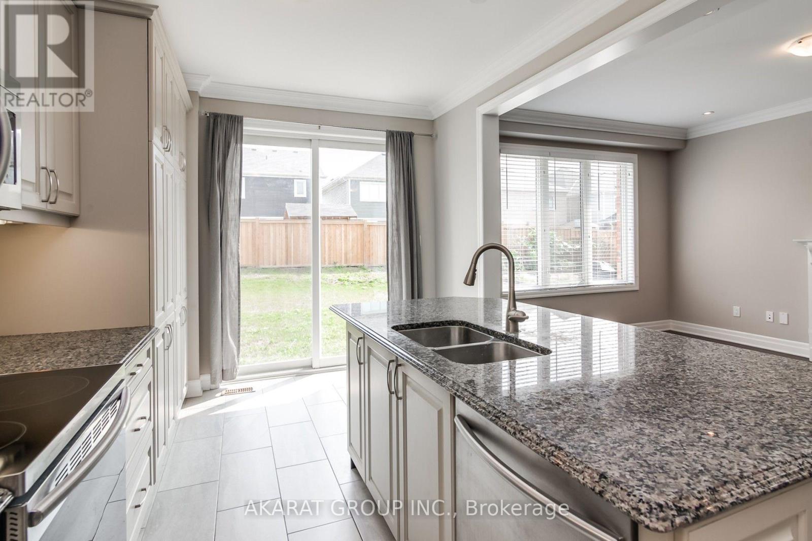 31 Pickett Place Property Photo 17