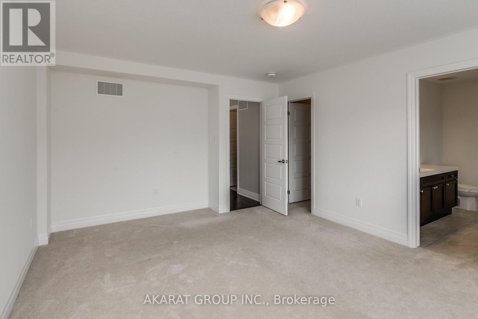 31 Pickett Place Property Photo 24