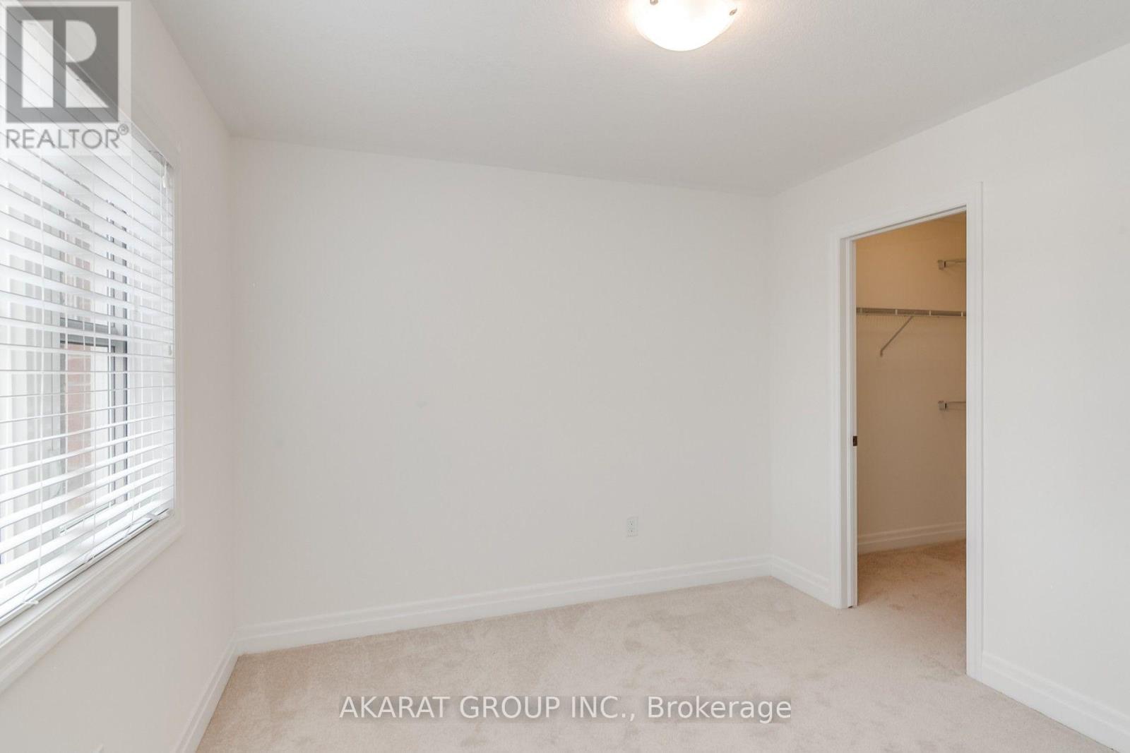 31 Pickett Place Property Photo 28