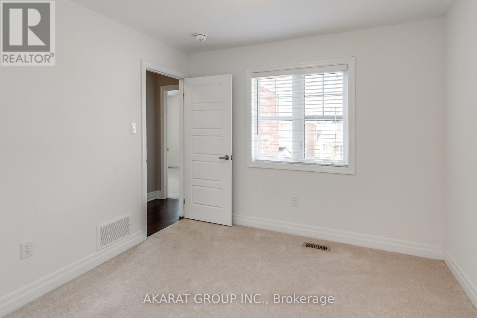 31 Pickett Place Property Photo 29