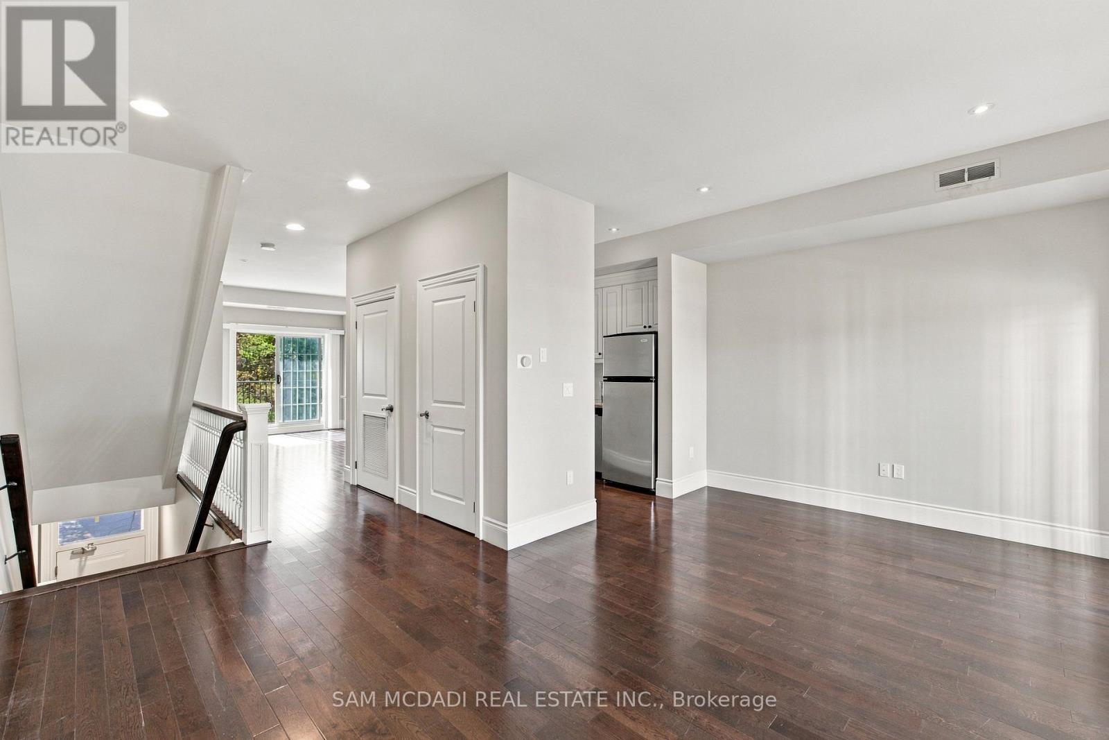 305 - 133 Park Street Property Photo 4