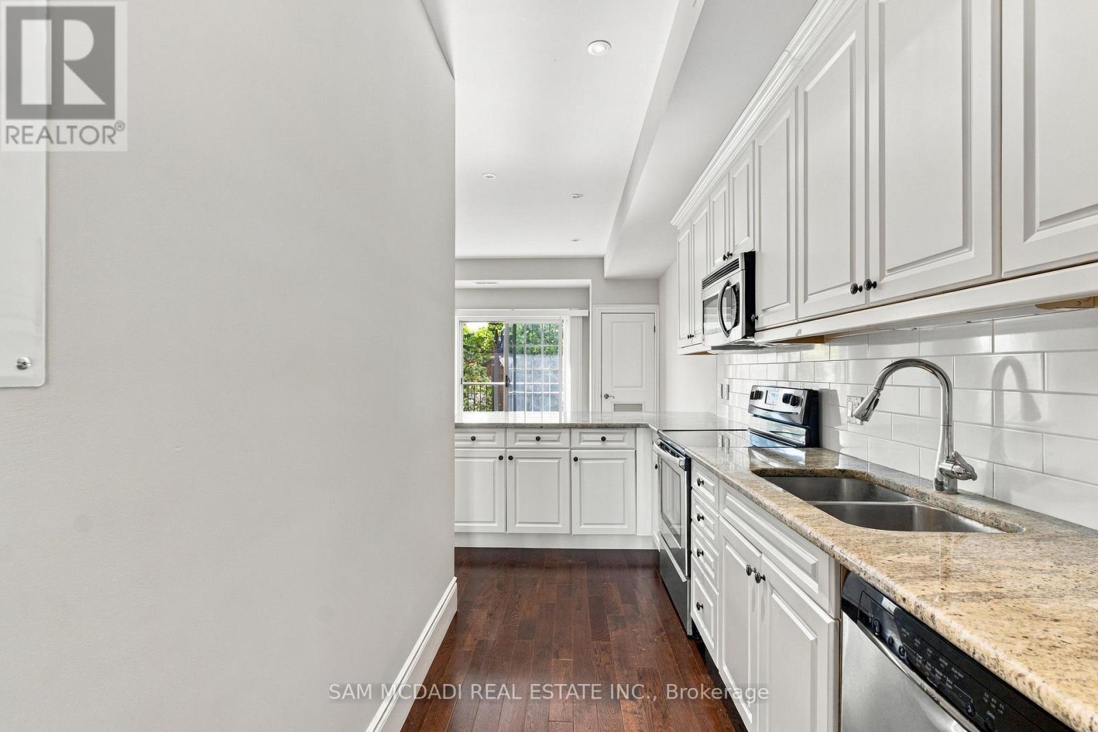 305 - 133 Park Street Property Photo 6