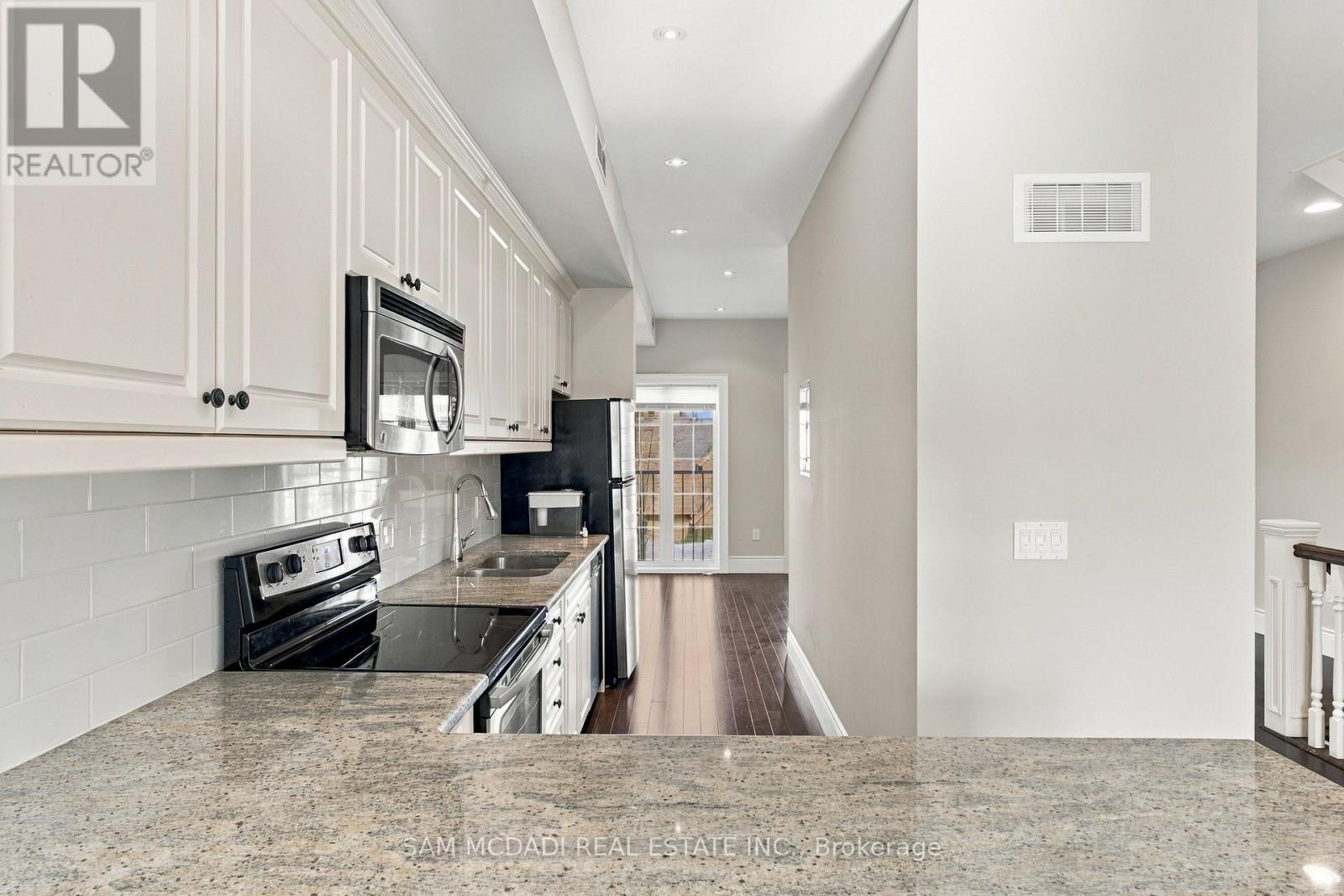 305 - 133 Park Street Property Photo 7