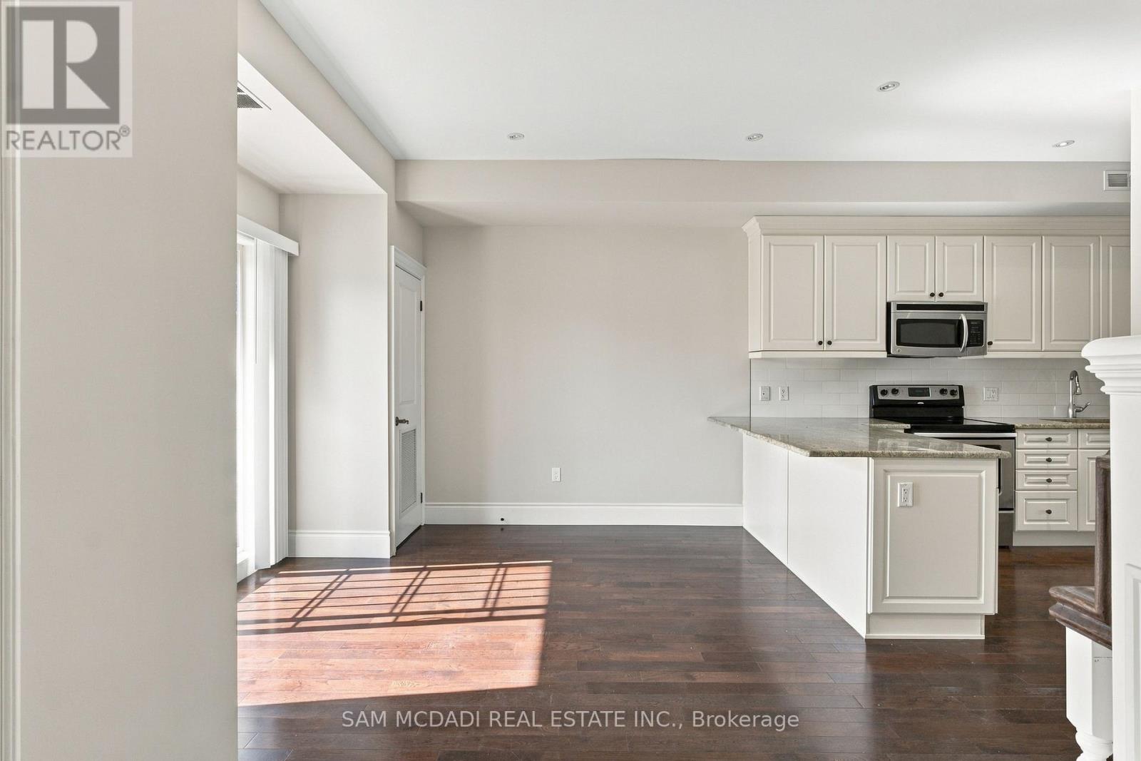 305 - 133 Park Street Property Photo 9