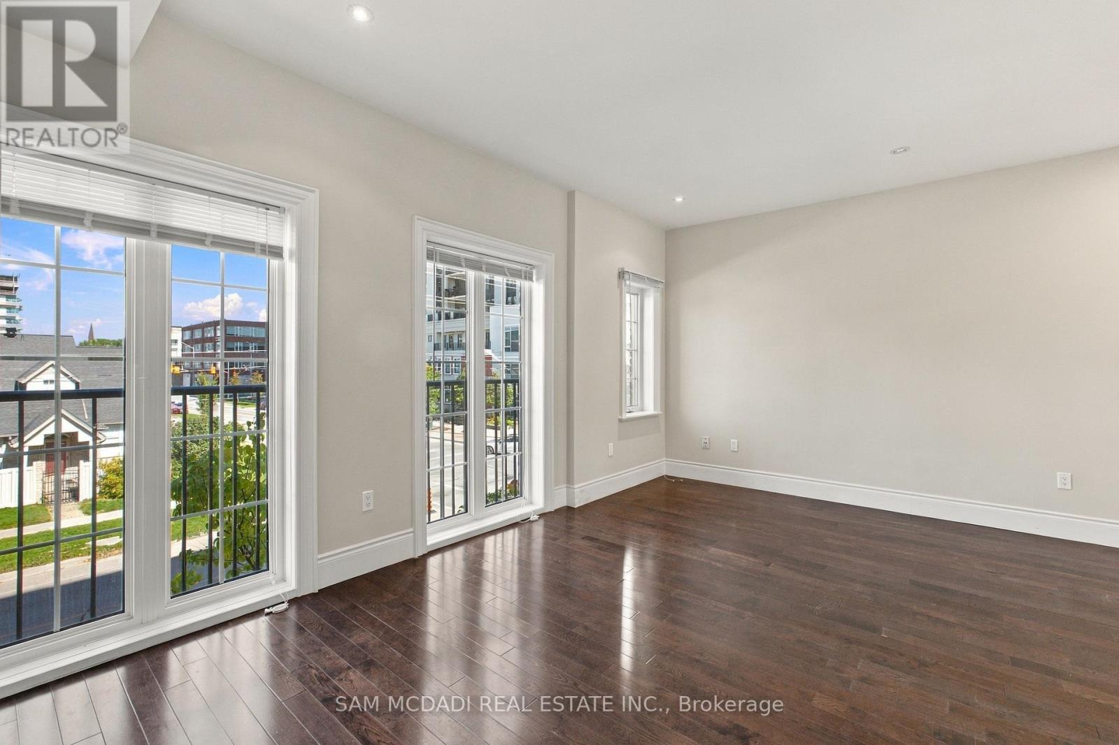 305 - 133 Park Street Property Photo 10