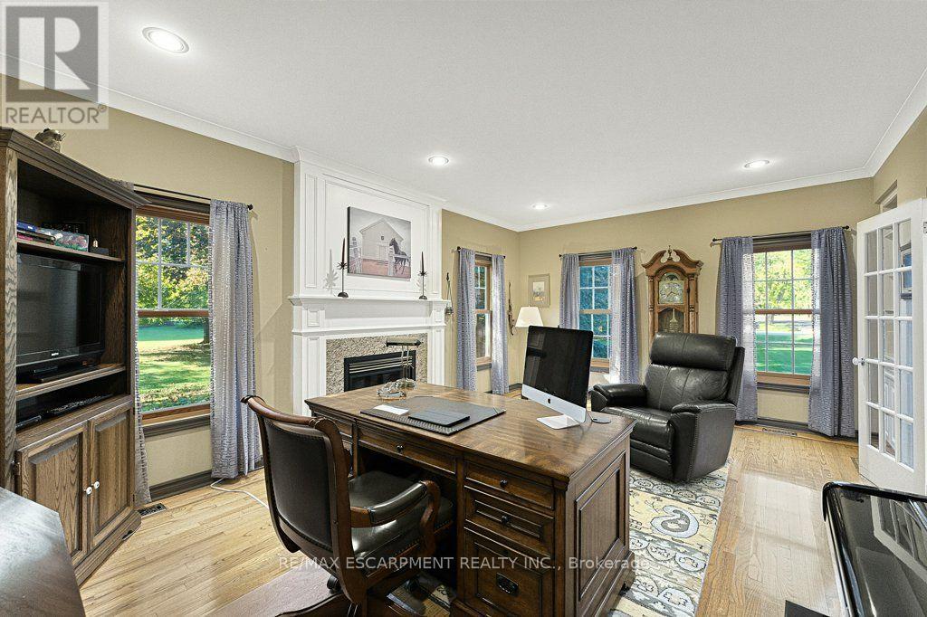 12 Weneil Drive Property Photo 8