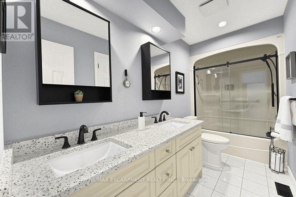 12 Weneil Drive Property Photo 29