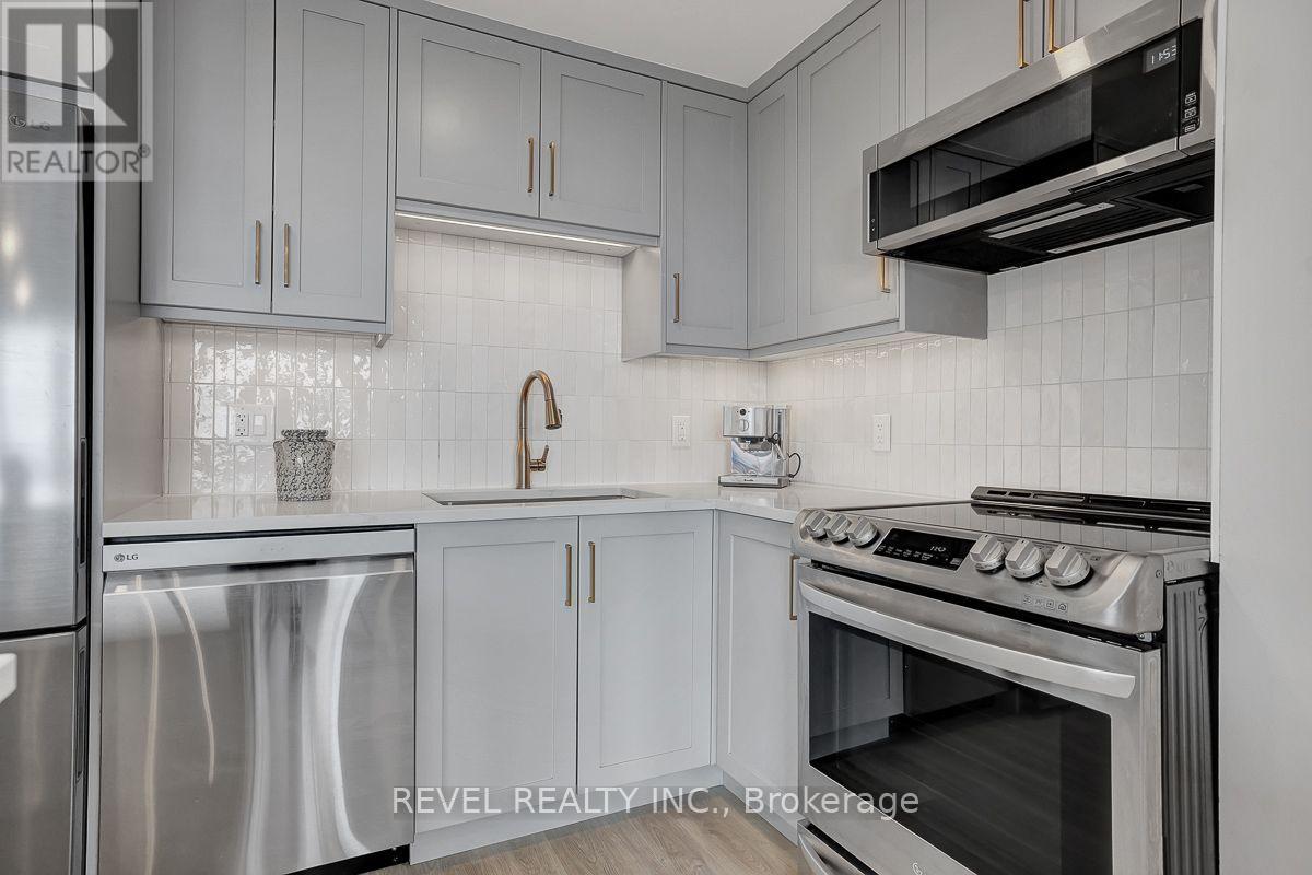 2003 - 556 Laurier Avenue W Property Photo 12